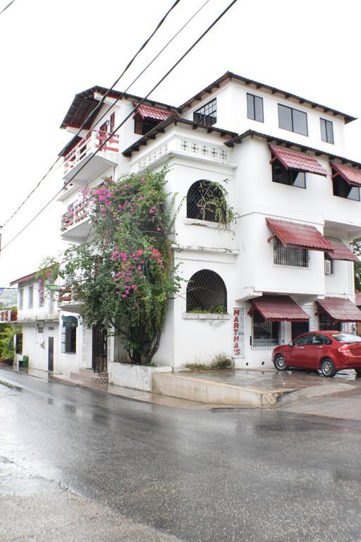 Martha'S Guesthouse San Ignacio Bagian luar foto