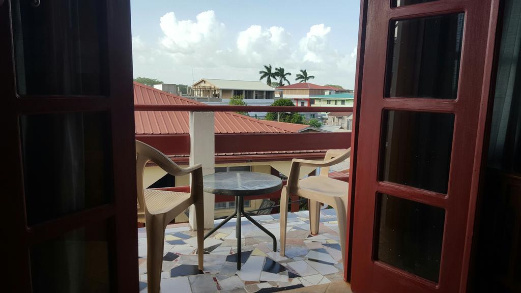 Martha'S Guesthouse San Ignacio Bagian luar foto